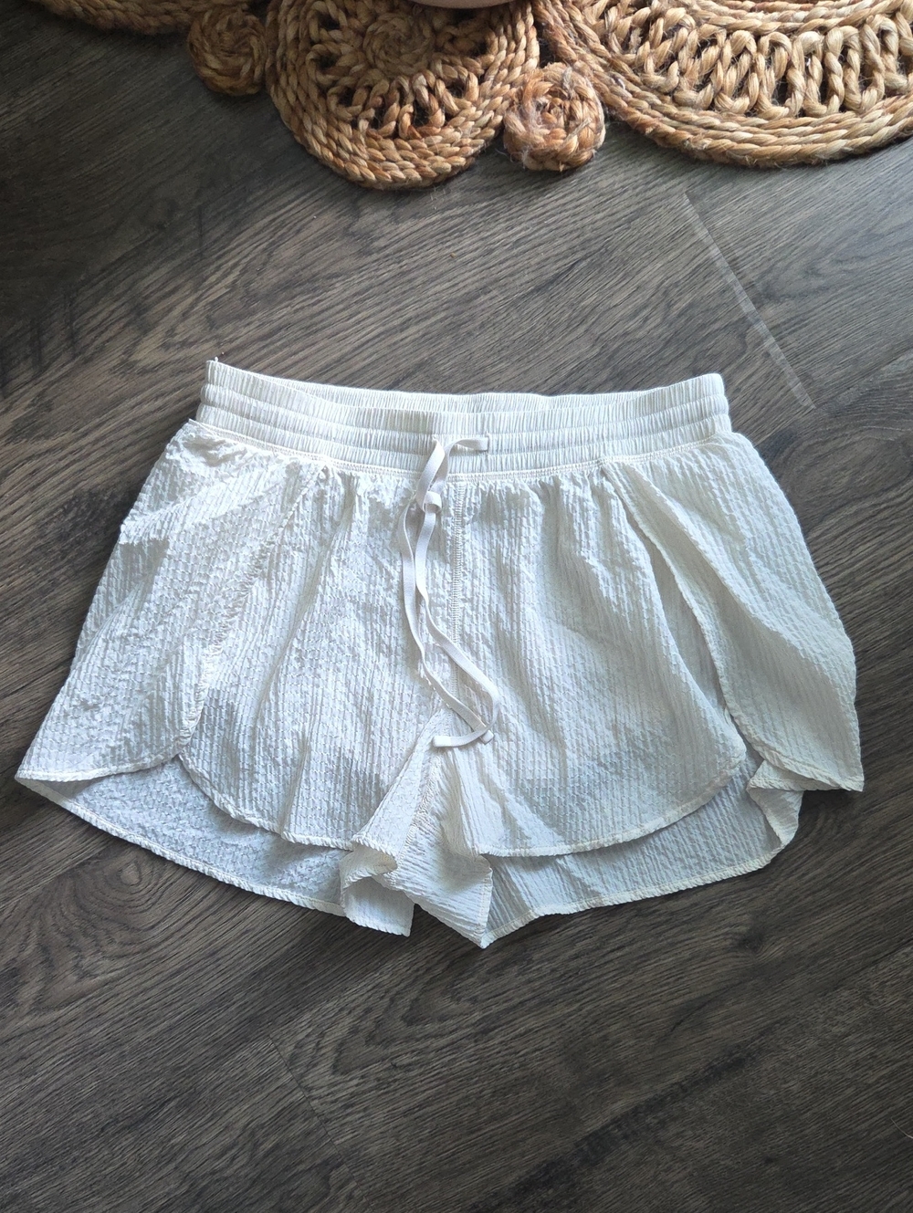 Lululemon- Negative Split Textured Shorts- Cream